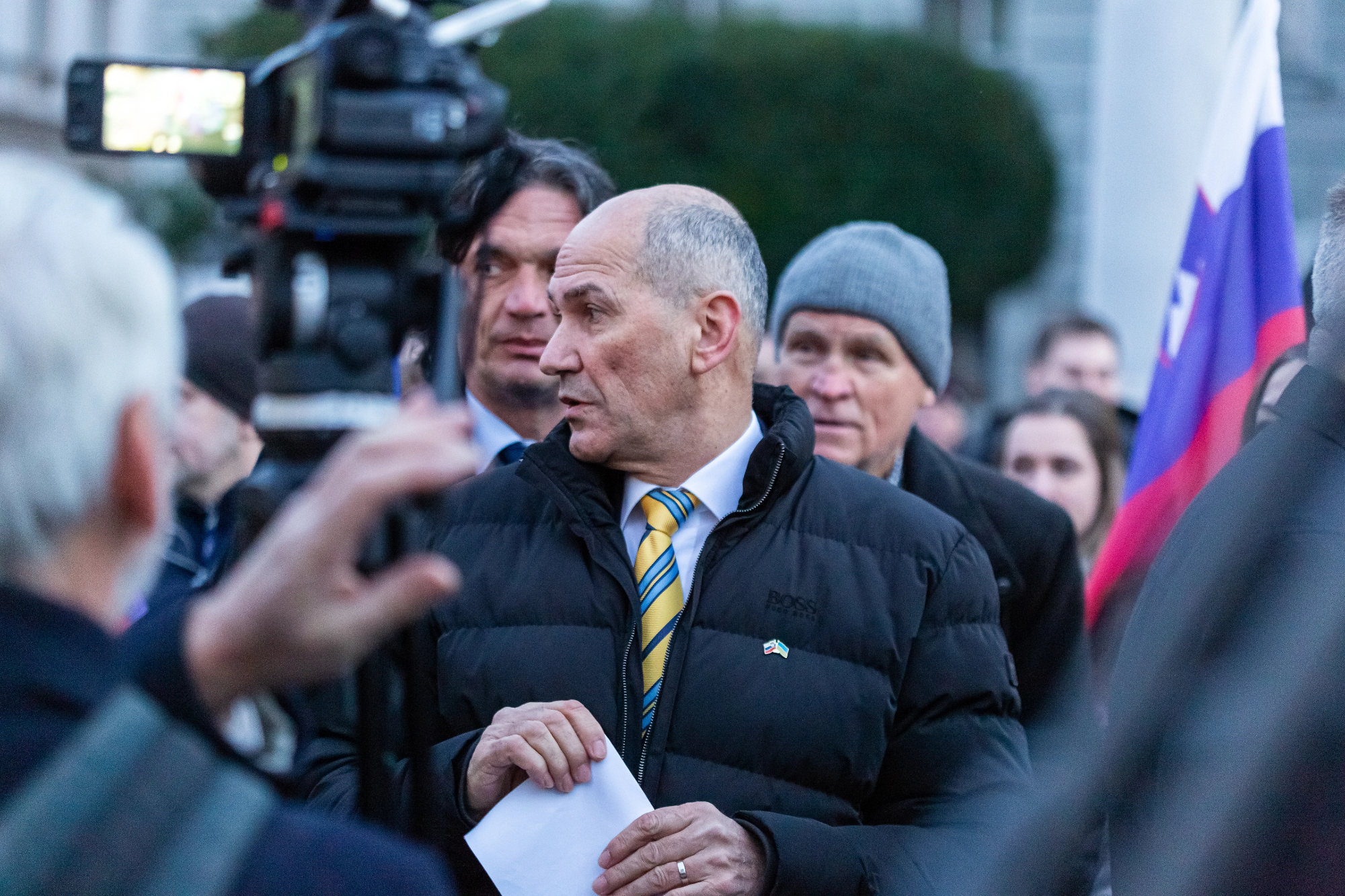 Zadnje novice Slovenija - med informacijami in občutkom preobremenjenosti